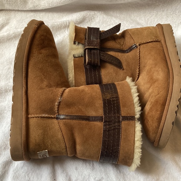 UGG Josette 1003174 Chestnut Boots. Size 10 - Picture 9 of 17